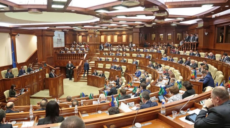 Синекура для политиков. За что они получают деньги?