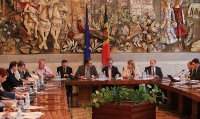 Сегодня парламент и правительство будут заседать вместе