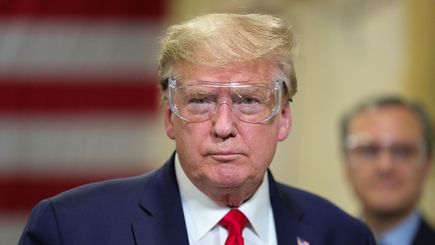 Трамп заявил о согласии Путина на поставку в Россию аппаратов ИВЛ из США