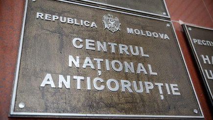 Головы молдавских судей полетели из-за блокнота Платона