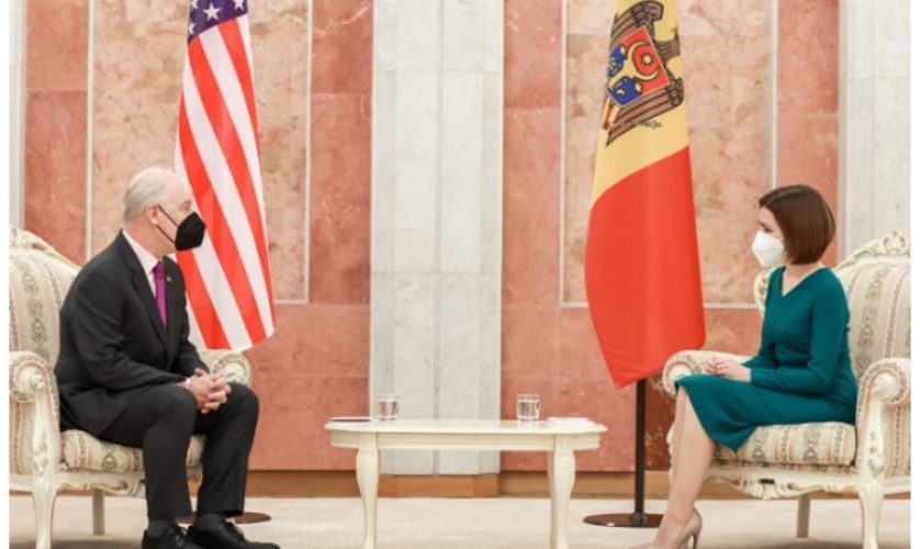 М.Санду встретилась с послом США