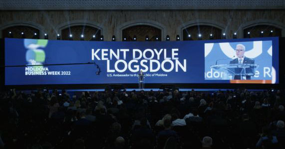 Американцы и дальше будут помогать нам в построении демократической, процветающей и надежной страны.