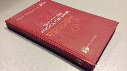 КС одобрил инициативу Влада Плахотнюка о включении в Конституцию пункта о евроинтеграции
