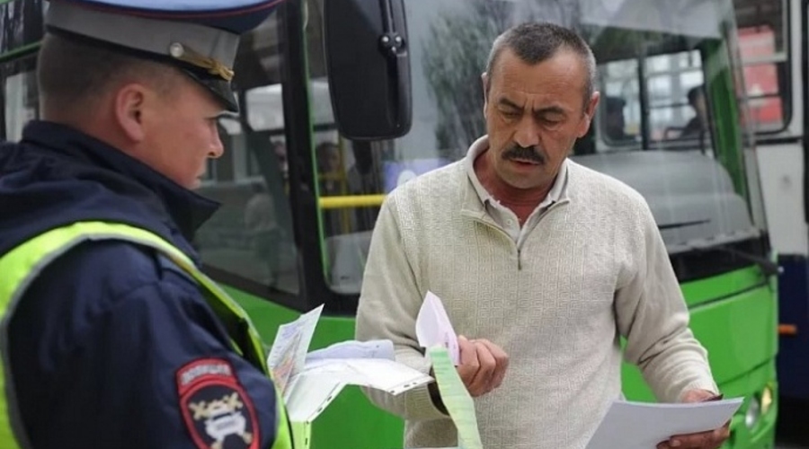 С 1 июня в России мигрантам запретили садиться за руль