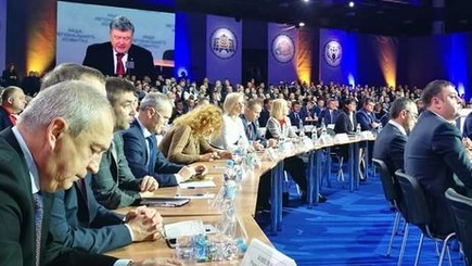 Порошенко: Я подчеркиваю, что период затягивания поясов завершается
