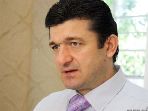 Юрий Мунтян: Непартийный президент, Правительство народного единства