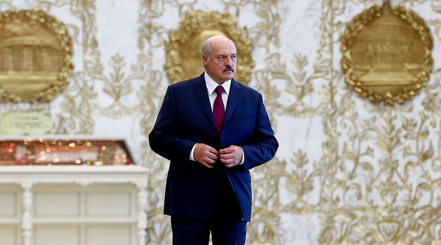 Лукашенко отказался переводить Беларусь на российский рубль