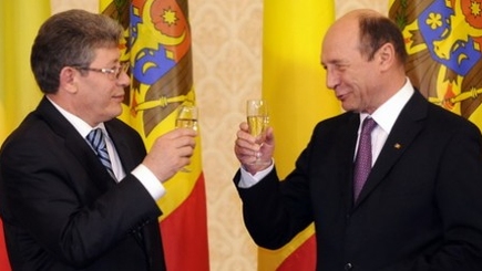 После ухода Михая Гимпу с поста врио президента у  Траяна Бэсеску нет собеседника в Кишиневе…