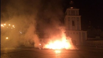 В центре столицы сожжены палатки «майдановцев»