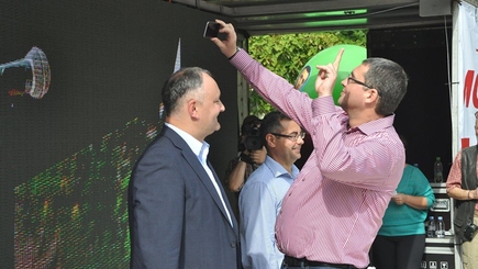 Ренато Усатый хочет иметь своего президента и стать пророссийским политиком №1