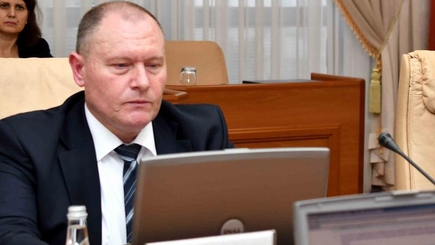 Депутаты ПДС и ППДП требуют отставки министра иностранных дел Аурелия Чокоя