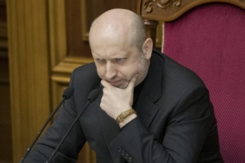 Турчинов не будет вводить в Крым войска