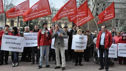 Социалисты требуют повышение пенсий на 20%