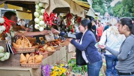 Женская организация ДПМ провела благотворительную ярмарку