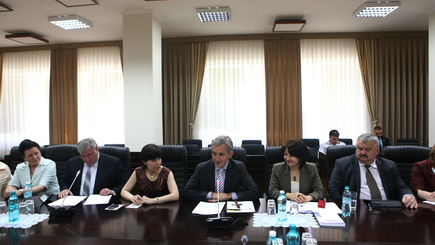 Лянкэ пообщался с деятелями кyльтуры