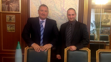 Российский портал. Друг Рогозина критикует Додона