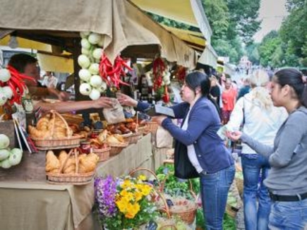 Женская организация ДПМ провела благотворительную ярмарку