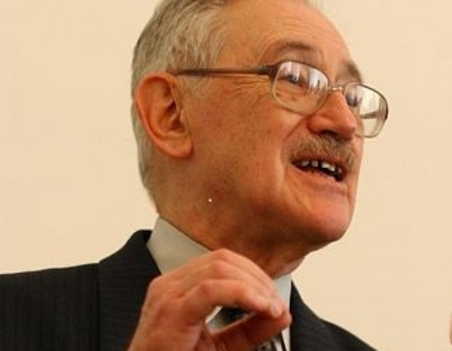 Академик Флорин Константиниу: 