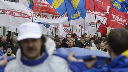 Акция оппозиции в Киеве: на митинг пришли от 3 до 20 тысяч человек