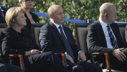 Польша назвала неуместным присутствие Путина на годовщине Второй мировой