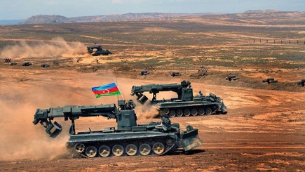 В Карабахе — решающее сражение: азербайджанские войска прорвались к Шуше, самому центру непризнанной республики. 