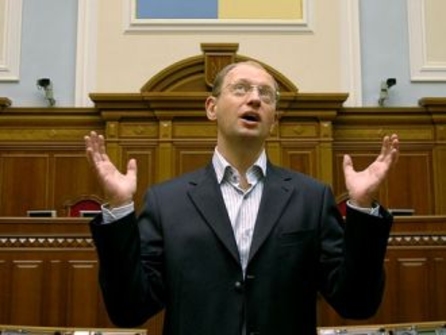 «Вставай, Украина!» - начало президентской кампании Яценюка