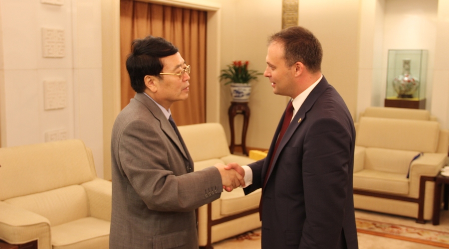 Вице-спикер Андриан Канду и министр Павел Филип - в Китае с официальным визитом