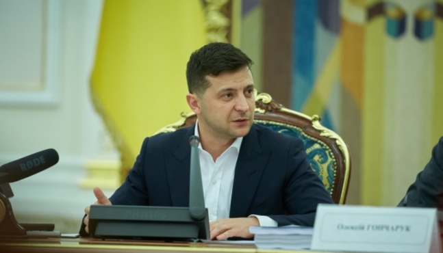 СМИ: Зеленский дал Путину год на завершение войны на Донбассе — иначе выйдет из “Минска”