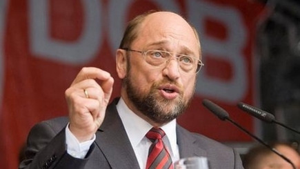 Лидер социалистов в Европарламенте Мартин Шульц требует от  Адриана Северина сложения полномочий евродепутата