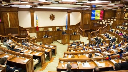 Депутаты ПДС, ППДП и ДПМ выдвинули условие ПСРМ в вопросе снижения зарплат парламентариев