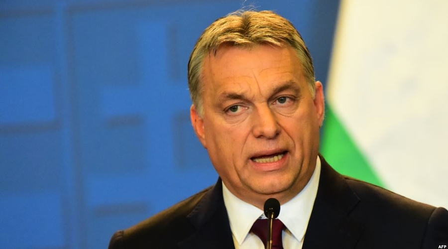 Виктор Орбан празднует победу