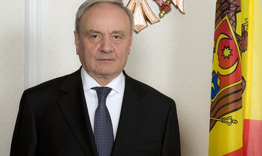 Не временно исполняющий