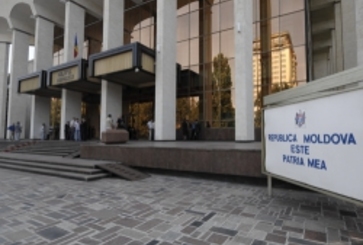 Свобода слова бьет ключом: Перед прессой опять захлопнули двери