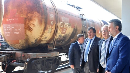 В Кишинев прибыла первая партия мазута из предоставленной Румынией гуманитарной помощи