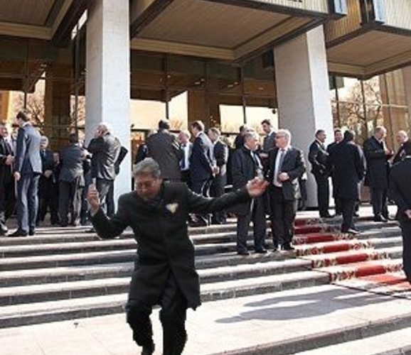 Михай Гимпу ушел…