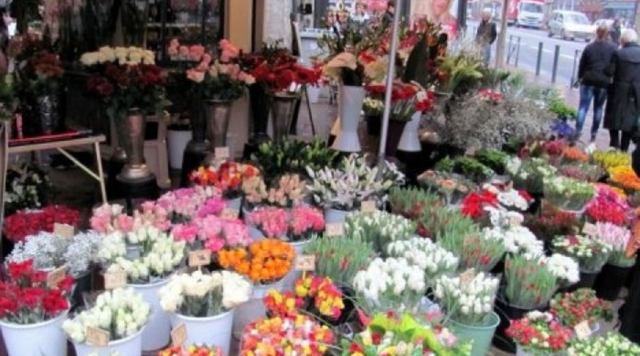 У столичных цветочных рынков установят более 40 налоговых постов