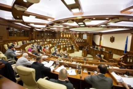 Парламент Молдовы одобрил поправки в Закон о госбюджете на 2017 г.