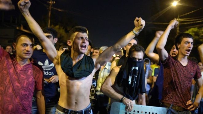 Полиция задержала 136 демонстрантов в Ереване